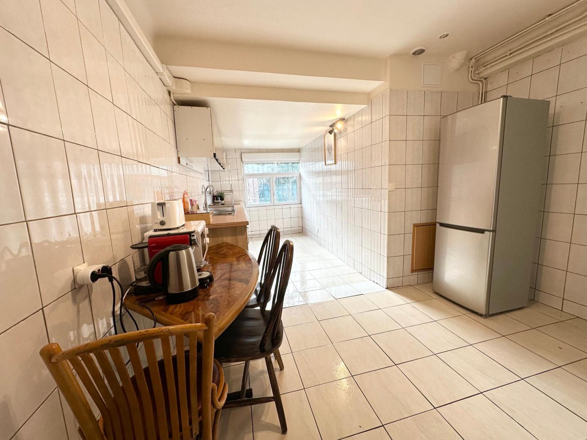 La Maison Est Situee En Face De La Gare Bondy Ngoại thất bức ảnh